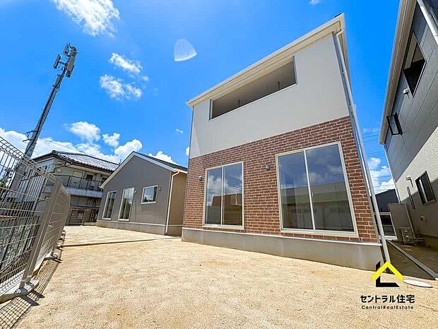 3号棟 外観 利便性の良い立地。落ち着いた住宅街の一角にあります。公園のお散歩でも優雅な時間を過ごすことができる街です。