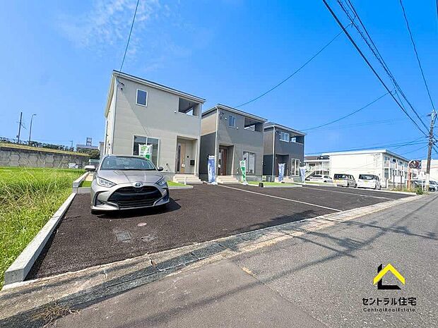1号棟 外観 利便性の良い立地。落ち着いた住宅街の一角にあります。公園のお散歩でも優雅な時間を過ごすことができる街です。
