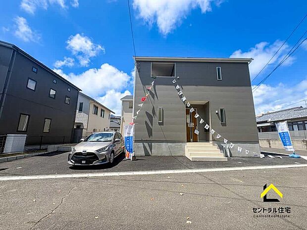 外観 利便性の良い立地。落ち着いた住宅街の一角にあります。公園のお散歩でも優雅な時間を過ごすことができる街です。