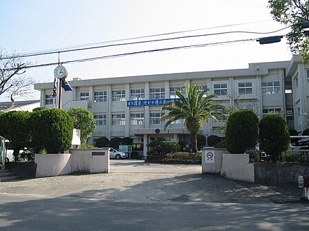 檍中学校