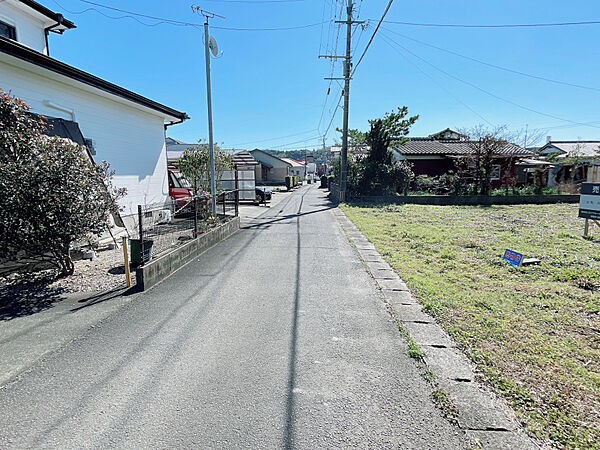前面道路（北側から撮影）