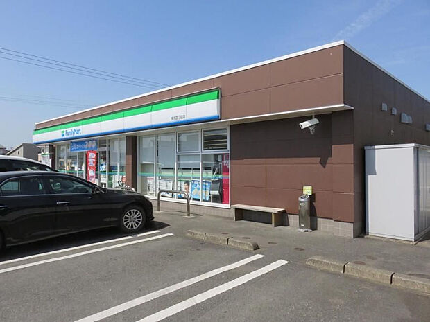 ファミリーマート恒久四丁目店(距離621m/徒歩8分)