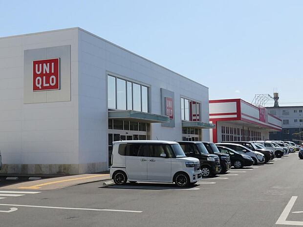 ユニクロフェニックスガーデンうきのじょう店(距離463m/徒歩6分)