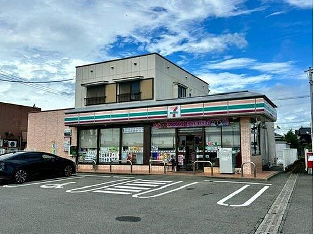 セブンイレブン宮崎大島町店(距離872m/徒歩11分)