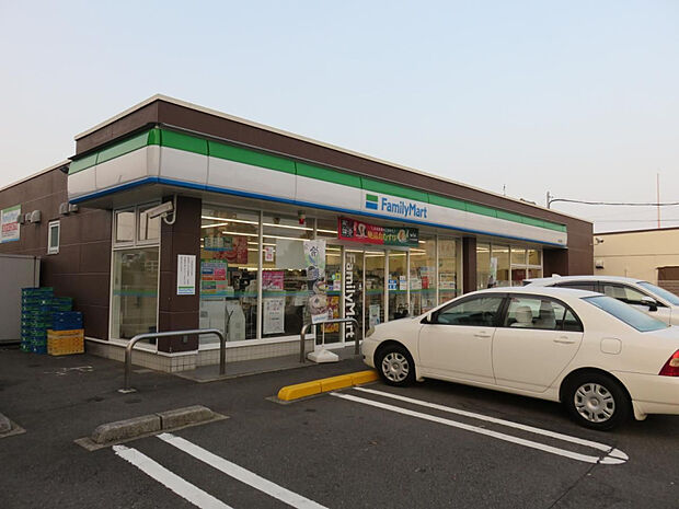 ファミリーマート元宮町店(距離460m/徒歩6分)