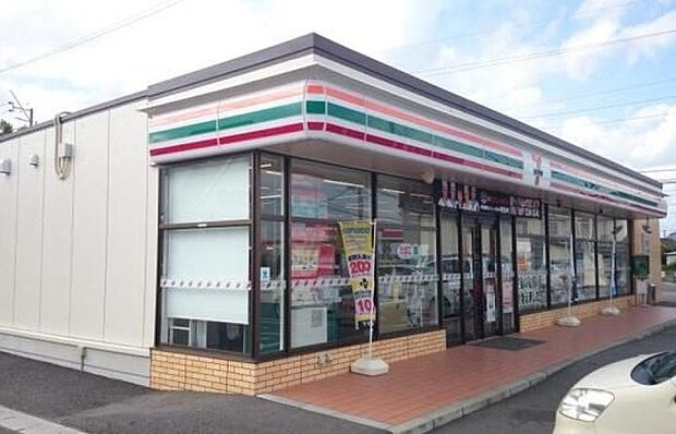 セブンイレブン宮崎空港前店(距離271m/徒歩4分)