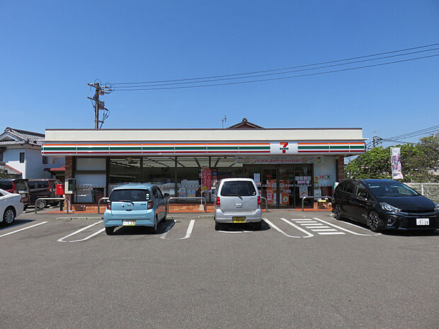 セブンイレブン佐土原久峰店(距離941m/徒歩12分)
