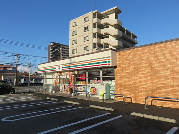 セブンイレブン宮崎青葉町店(距離698m/徒歩9分)