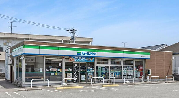 ファミリーマート加納バイパス店(距離695m/徒歩9分)