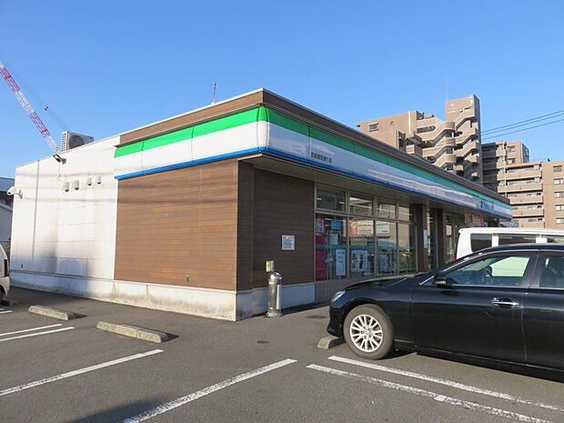 ファミリーマート宮崎権現通り店(距離547m/徒歩7分)