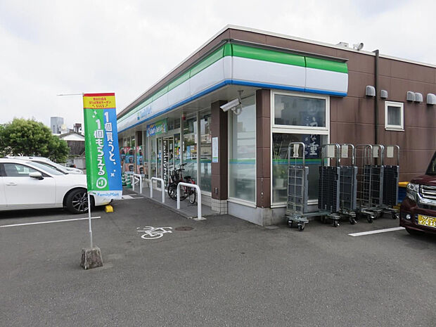 ファミリーマート宮崎霧島二丁目店(距離797m/徒歩10分)