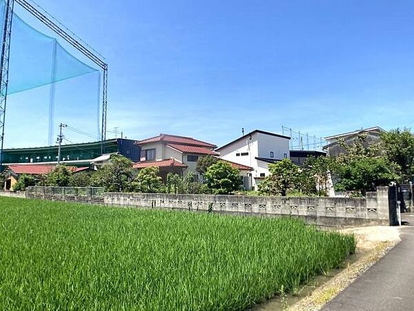 閑静な住宅街♪周辺は田もあり、のどかな雰囲気です♪国道56号線へのアクセスも良好です♪