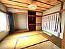 室内：2階6帖の和室です♪和室は1階と2階合わせて5部屋ございます♪