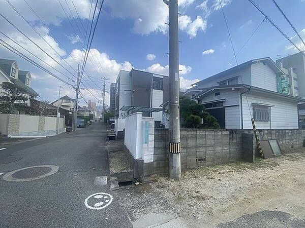 くすりのレディ道後石手店まで約800ｍ♪医薬品や衛生用品を購入したい時などは商品の種類や選択肢が豊富で安心です♪