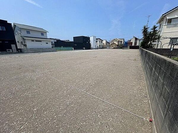 ドラッグストアコスモス伊予新川店まで約550ｍ♪医薬品や衛生用品等、種類や選択肢が豊富で安心です♪