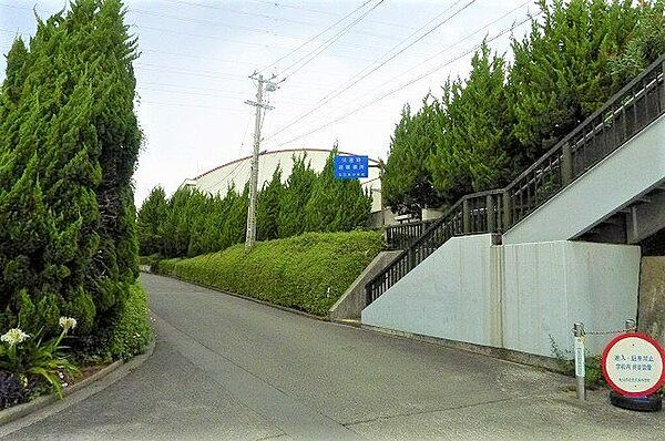 松山市立北久米小学校 841m