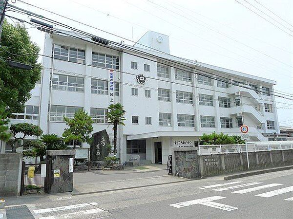 松山市立雄新中学校 1422m