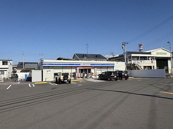 ローソン松山針田町店 558m