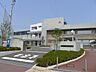 周辺：松山市立余土中学校 693m