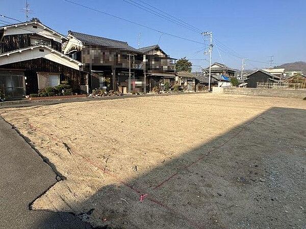 バス停まで徒歩約4分♪松山市駅や北条方面へ向かうバスルートです♪堀江駅まで徒歩約8分です♪松山駅含め広範囲への移動がしやすい駅です♪