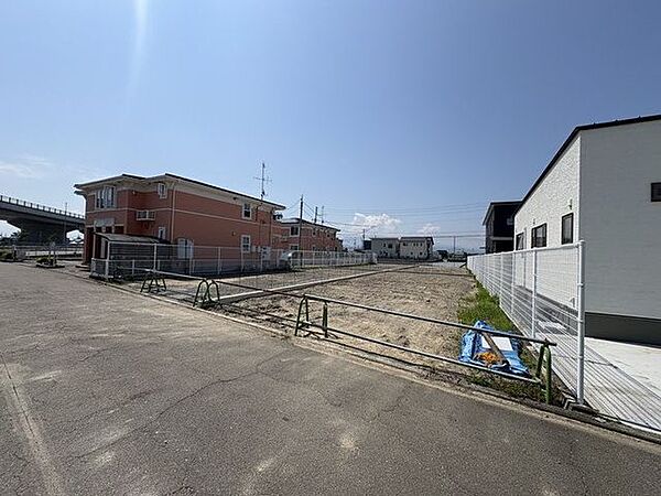 現地案内も承っております♪土地の広さや周辺環境を実際にご確認いただけますので、お気軽にご相談ください♪