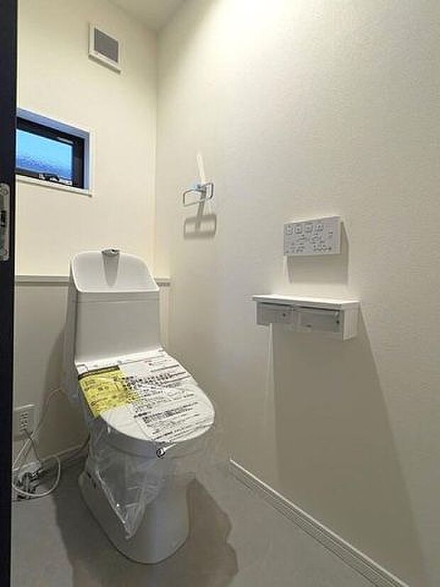 1階のトイレです♪トイレは各階にございますので、忙しい時間帯でもより安心ですね♪