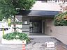 外観：小学校や大学・道後方面へのアクセス良好な立地♪近隣は住宅街です♪子育て世代にもオススメな立地♪