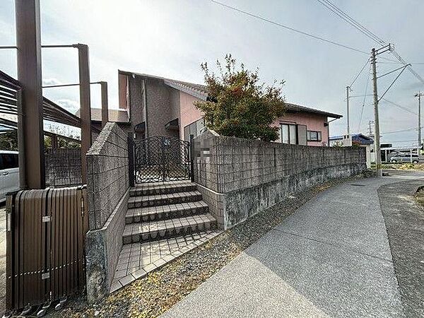 現地案内も承っております♪土地の広さや周辺環境を実際にご確認いただけますので、お気軽にご相談ください♪