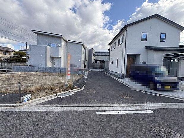 ファミリーマート 松山生石店まで約300ｍ♪ちょっとしたお買い物や急な用事にも便利です♪