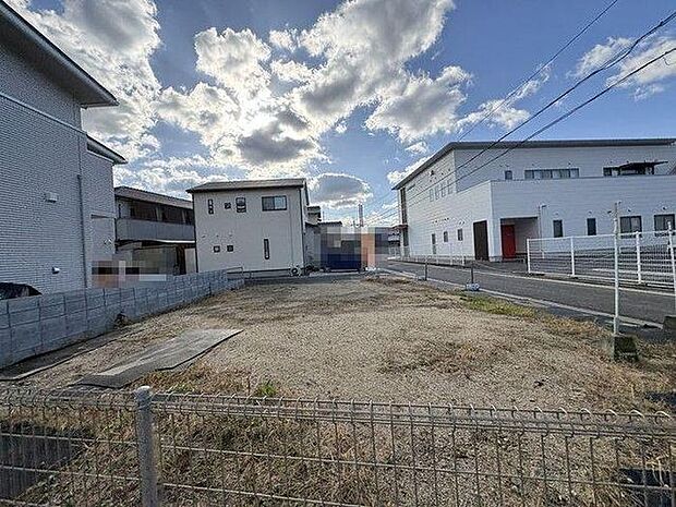 開放感のある対面式キッチンを採用♪リビングやダイニングを見渡せて、家族との会話も弾みます♪