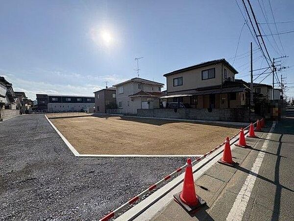土地面積がゆったりしているので、平屋を検討されている方や、駐車場や庭スペースが多く欲しい方にもオススメです♪