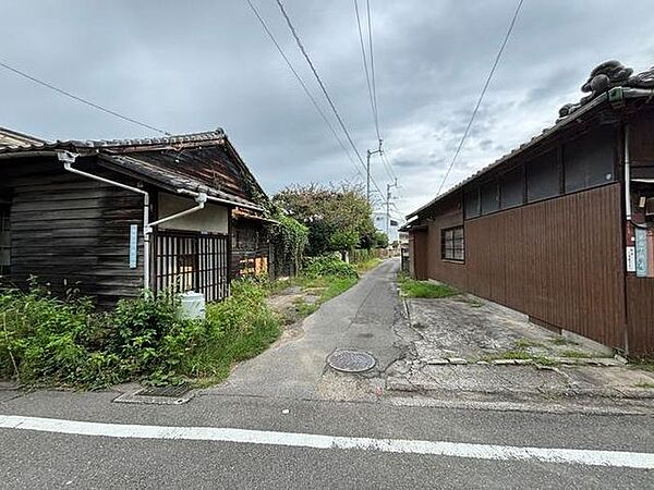 敷地がゆったりしているので、平屋を検討中の方や駐車場・庭スペースが多く欲しい方にもオススメです♪