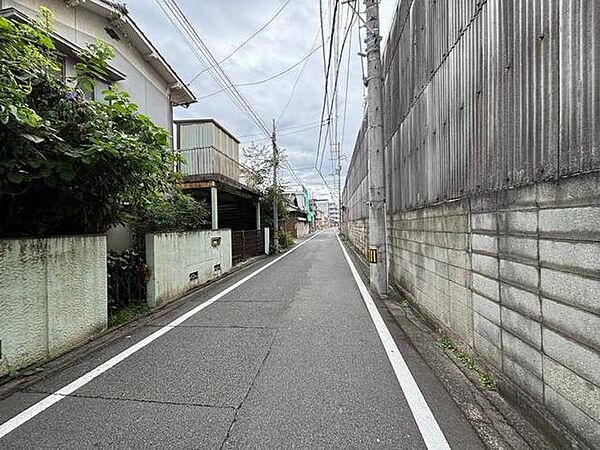 近隣施設充実で生活便利♪ローソン 松山小栗店まで約280ｍ♪ちょっとしたお買い物や急な用事にも便利です♪