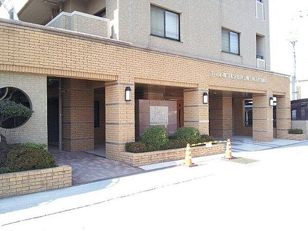 スーパーやコンビニ、ドラッグストアなど近隣施設が充実♪生活利便性が高く、日々の暮らしが快適な立地です♪