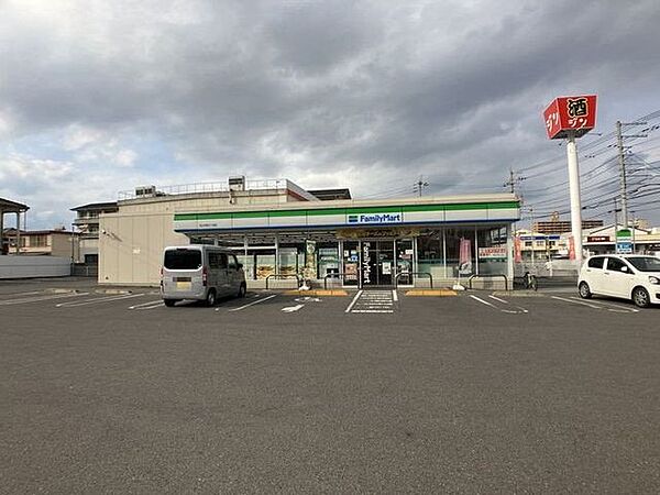 ファミリーマート　松山竹原三丁目店 377m
