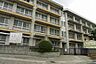 周辺：松山市立小野中学校 818m