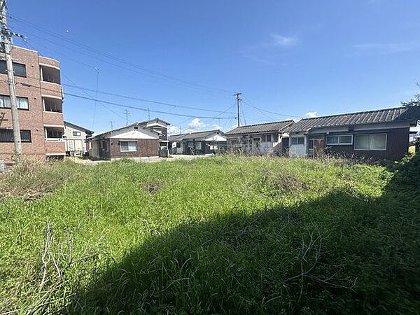 近隣は閑静な住宅街です♪日当たりも良く、風通りも良い場所です♪是非現地にてご体感下さい♪