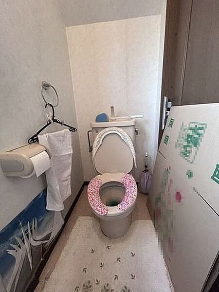 トイレは1階と2階にございます♪忙しい時間帯にもトイレが2か所あると、より安心感が増しますね♪