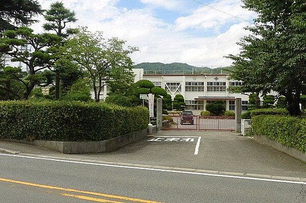 東温市立北吉井小学校 1447m