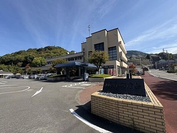 砥部町役場 1529m