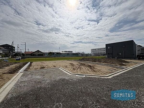現地案内も承っております♪土地の広さや周辺環境を実際にご確認いただけますので、お気軽にご相談ください♪