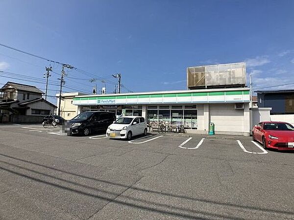 ファミリーマート 南斎院町店 386m