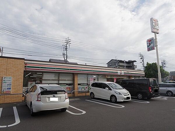 セブン-イレブン　松山湯渡町店 561m