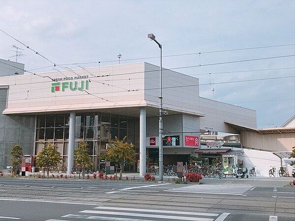 フジ 道後店 778m