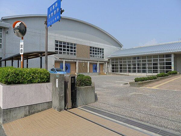 松山市立余土小学校 844m