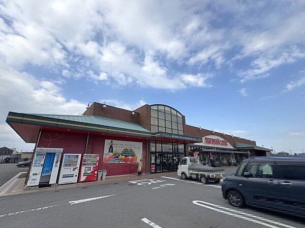 マルヨシセンター 伊予店 1132m