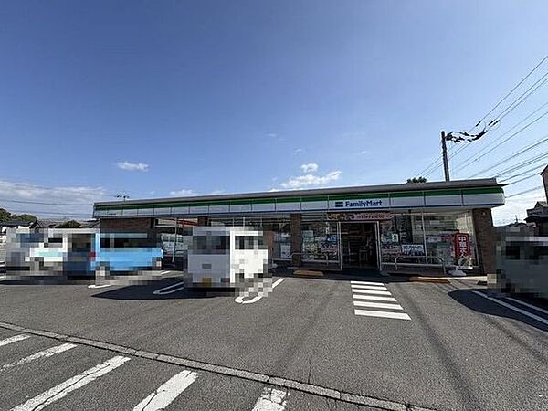 ファミリーマート　松山東石井店 219m