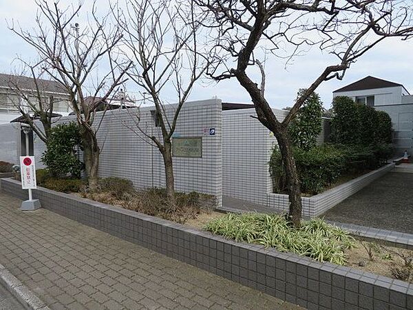 近隣商業施設へのアクセス良好な立地♪バス停まで徒歩約2分で、通勤や通学に便利ですね♪