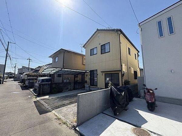 近隣商業施設へのアクセス良好な立地♪現地案内もできますので、お気軽にお申し付け下さい♪
