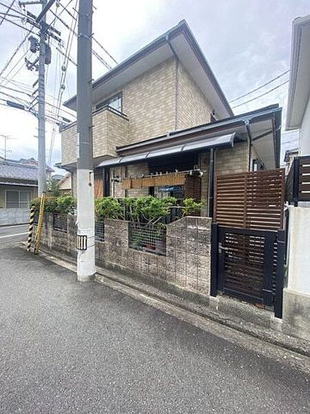 テラス（1階）になります♪室内と屋外をゆるやかにつなぎ、暮らしの空間を広げられ、解放感がありますね♪